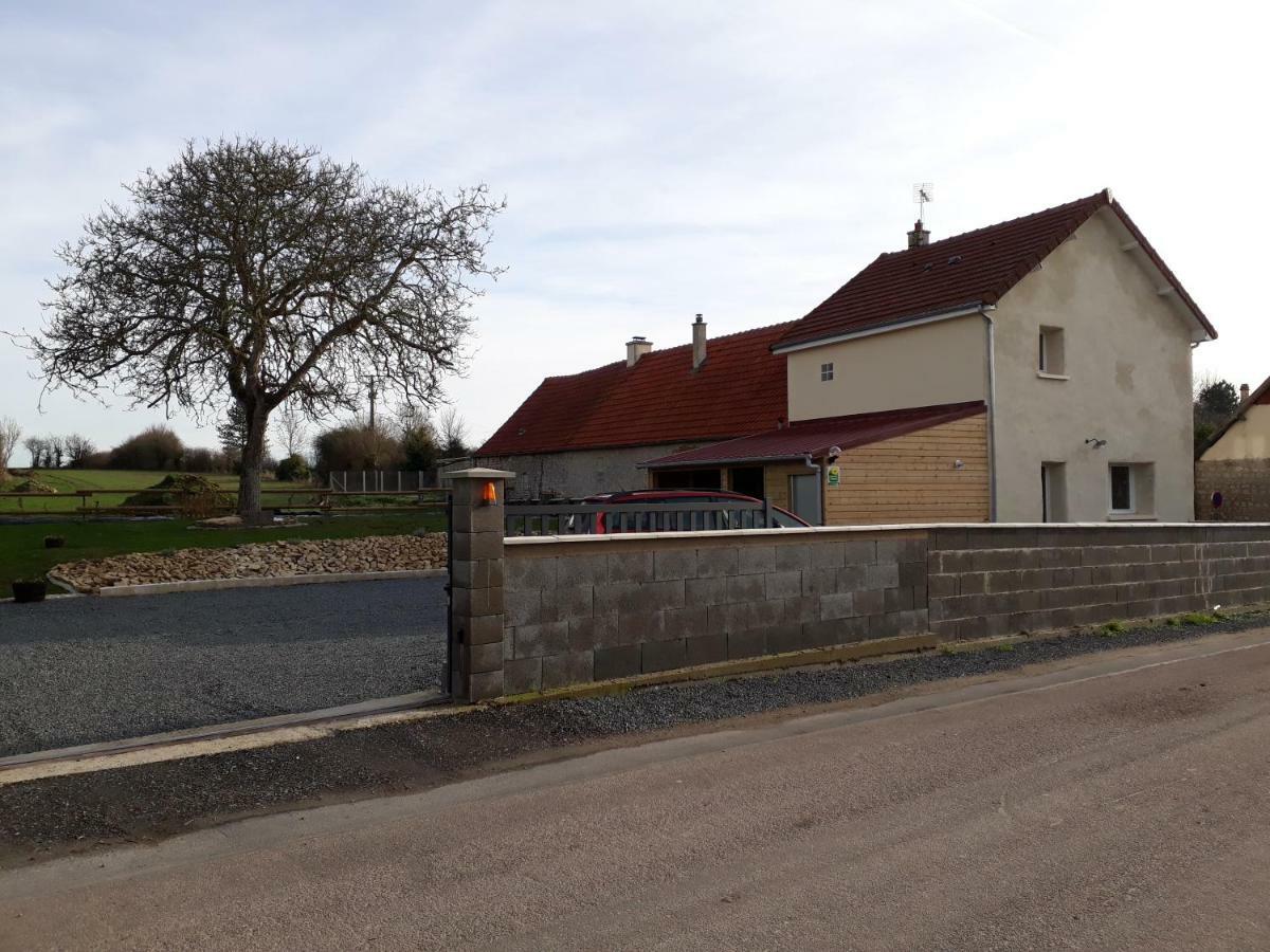 Gite " Le Vieux Noyer" Liesville-sur-Douve 외부 사진